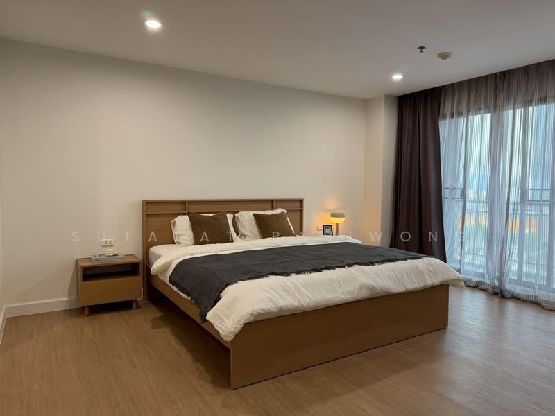 Lumpini Place Narathiwas-Chaopraya, Bangkok, 1298 Rama 3 Road, Chong Nonsi, Yan Nawa, Bangkok, 2 Bedrooms, 135 sqm, Condo For Sale, by Sutapat Pariwong, 9296763 - DDproperty.com