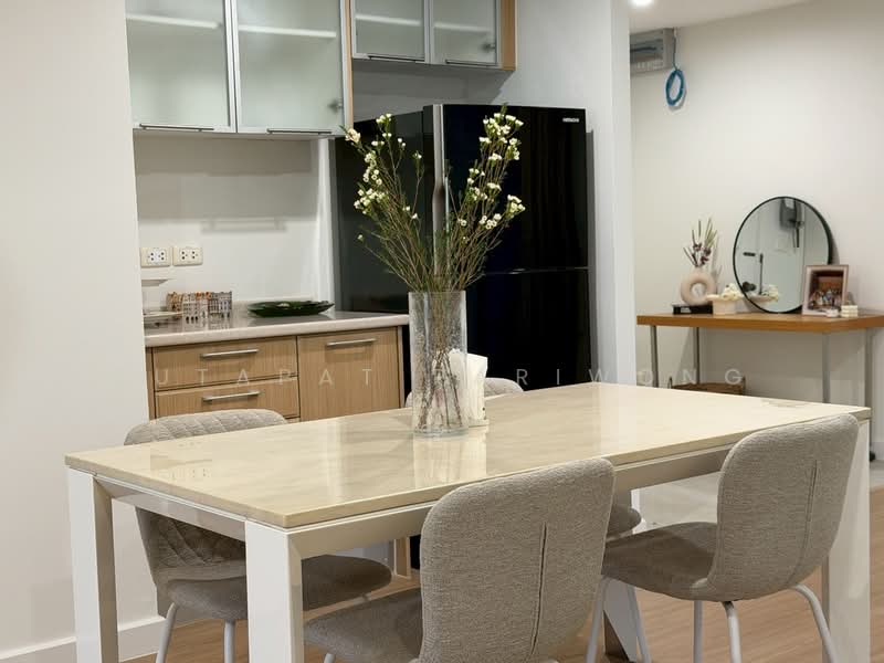 Lumpini Place Narathiwas-Chaopraya, Bangkok, 1298 Rama 3 Road, Chong Nonsi, Yan Nawa, Bangkok, 2 Bedrooms, 135 sqm, Condo For Sale, by Sutapat Pariwong, 9296763 - DDproperty.com