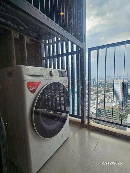 Oka Haus Sukhumvit 36, Bangkok, 3399 Rama 4 Road, Khong Tan, Khlong Toei, Bangkok, 1 Bedroom, 34 sqm, Condo For Rent, by Jarunat K, 9406668 - DDproperty.com