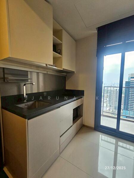 Oka Haus Sukhumvit 36, Bangkok, 3399 Rama 4 Road, Khong Tan, Khlong Toei, Bangkok, 1 Bedroom, 34 sqm, Condo For Rent, by Jarunat K, 9406668 - DDproperty.com