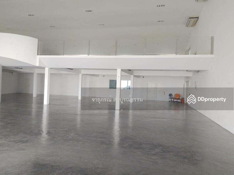 บริเวณพื้นที่ด้านในโกดัง อาคาร 3