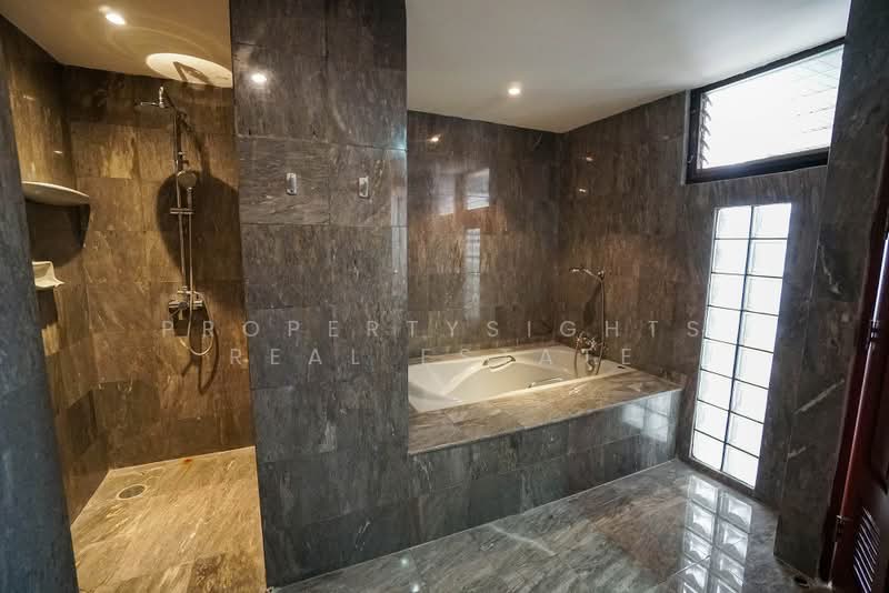 Raintree Village Apartment, Bangkok, 21 Soi Sukhumvit 41, Khlong Tan Nua, Watthana, Bangkok, 3 Bedrooms, 278 sqm, Condo For Rent, by PROPERTYSIGHTS REAL ESTATE, 9626292 - DDproperty.com