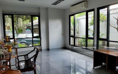 ขาย - ขาย สำนักงาน 900 ตรม. สุขุมวิท 101/1 ขนาด 4 ชั้นครึ่ง สภาพใหม่, กรุงเทพ