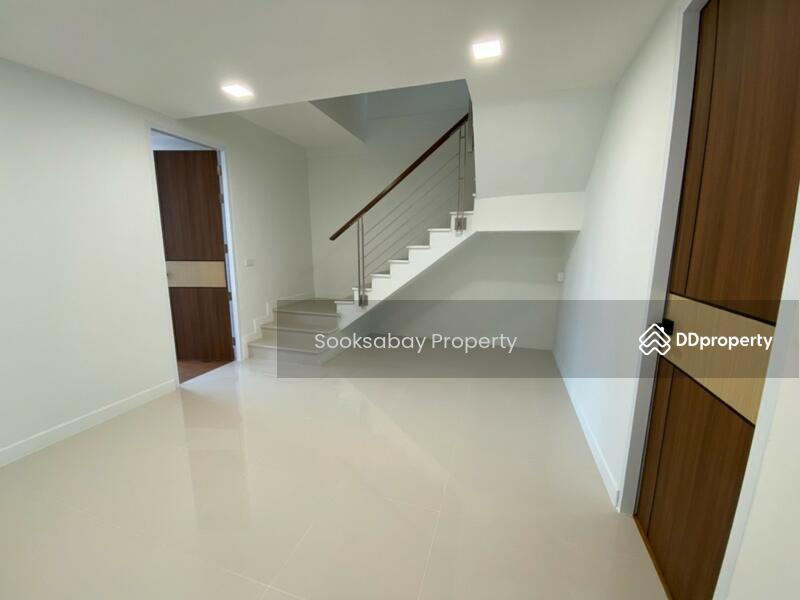 A 3 story Commercial building with 4 bedroom, 5 bathroom, Phitsanulok, Phai Chumphon, Muang Phitsanulok, Phitsanulok, 4 Bedrooms, 200 sqm, Townhouse For Sale, by Nantawan Rattanapong, 9748187 - DDproperty.com