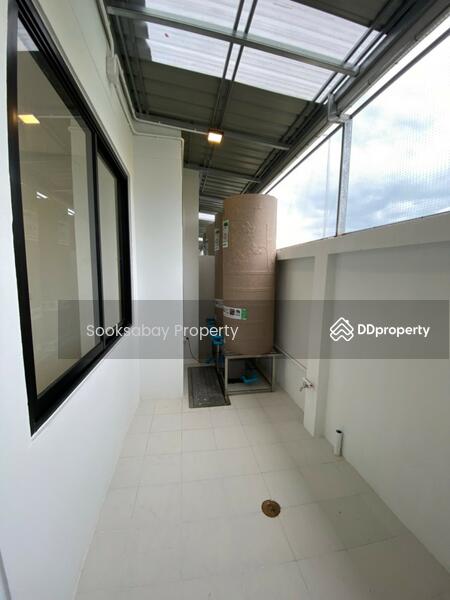 A 3 story Commercial building with 4 bedroom, 5 bathroom, Phitsanulok, Phai Chumphon, Muang Phitsanulok, Phitsanulok, 4 Bedrooms, 200 sqm, Townhouse For Sale, by Nantawan Rattanapong, 9748187 - DDproperty.com