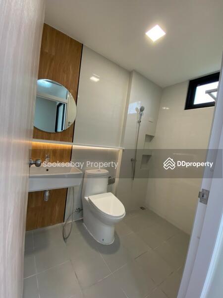 A 3 story Commercial building with 4 bedroom, 5 bathroom, Phitsanulok, Phai Chumphon, Muang Phitsanulok, Phitsanulok, 4 Bedrooms, 200 sqm, Townhouse For Sale, by Nantawan Rattanapong, 9748187 - DDproperty.com