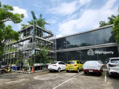 ขาย - ขายออฟฟิต 2 อาคาร 3 ชั้น และ 2 ชั้น พร้อมโกดัง 300 ตรม. ซอยลาดพร้าว 93 พทชส 800 ตรม., กรุงเทพ