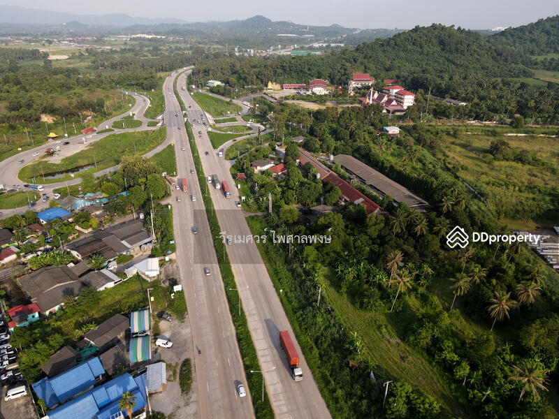 ขายที่ดิน ศรีราชา—ถนน 331 จ.ชลบุรี 14-1-5.1 ไร่ (ใกล้ นิคมอุตสาหกรรมปิ่นทอง 1 และ 2)