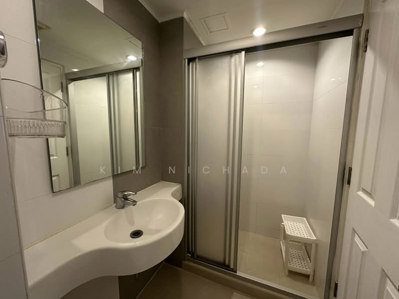 Lumpini Place Ratchayothin, Bangkok, 1484 Phahonyothin Road, Chan Kasem, Chatuchak, Bangkok, 1 Bedroom, 30 sqm, Condo For Rent, by Kim Nichada, 9777838 - DDproperty.com