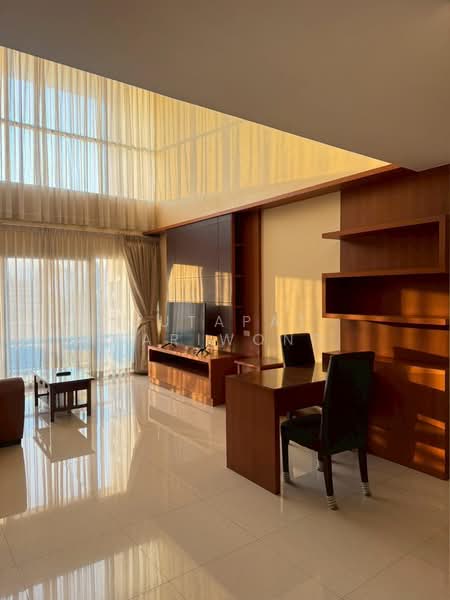 42 Grand Residence, Bangkok, 24 Soi Sukhumvit 42, Phra Kanong, Khlong Toei, Bangkok, 3 Bedrooms, 235 sqm, Condo For Rent, by Sutapat Pariwong, 9799149 - DDproperty.com