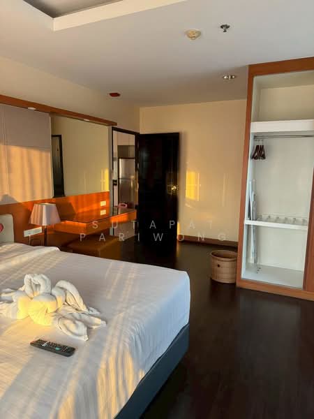 42 Grand Residence, Bangkok, 24 Soi Sukhumvit 42, Phra Kanong, Khlong Toei, Bangkok, 3 Bedrooms, 235 sqm, Condo For Rent, by Sutapat Pariwong, 9799149 - DDproperty.com