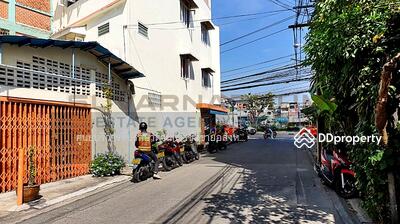 ขาย - ขาย อาคารพาณิชย์ 2 คูหา 34 ตารางวา ถนนอ่อนนุช เหมาะค้าขาย คลีนิค, กรุงเทพ