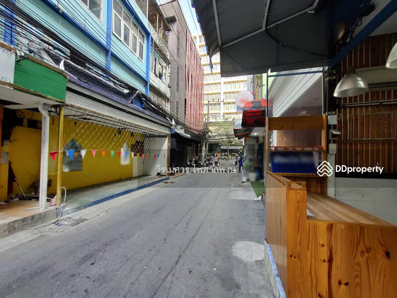 ขายถูกที่สุด อาคารพาณิชย์ สีลม #สูง 7 ชั้น (ใกล้ BTS ศาลาแดงและช่องนนทรี) 16 ตร.ว. 