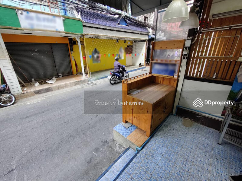 ขายถูกที่สุด อาคารพาณิชย์ สีลม #สูง 7 ชั้น (ใกล้ BTS ศาลาแดงและช่องนนทรี) 16 ตร.ว. 