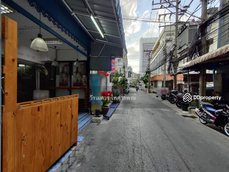 ขายถูกที่สุด อาคารพาณิชย์ สีลม #สูง 7 ชั้น (ใกล้ BTS ศาลาแดงและช่องนนทรี) 16 ตร.ว. 