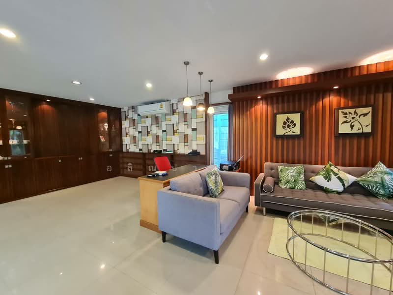 Noble Tara Pattanakarn, Bangkok, 2046 Pattanakarn Road, Suan Luang, Suan Luang, Bangkok, 3 Bedrooms, 500 sqm, Single Detached House For Rent, by ไอรินทร์ อัครชัยธนรักษ์, 9950270 - DDproperty.com