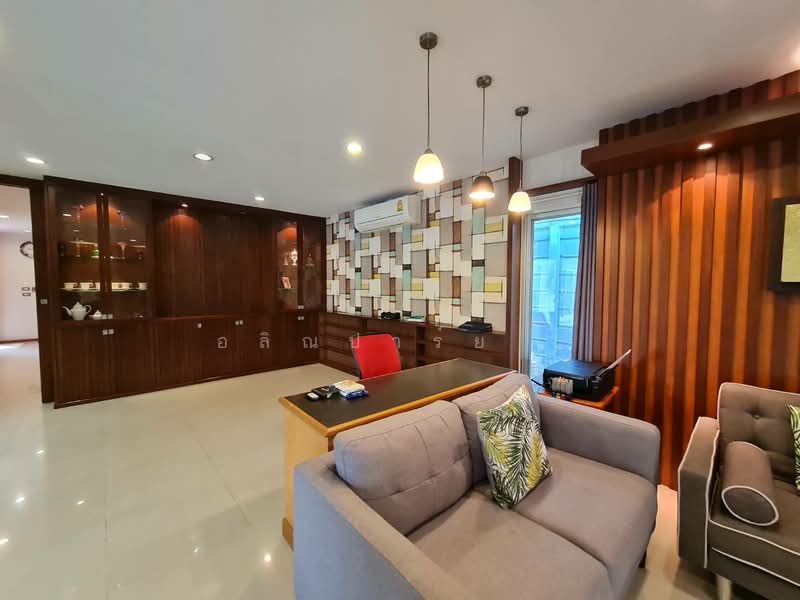 Noble Tara Pattanakarn, Bangkok, 2046 Pattanakarn Road, Suan Luang, Suan Luang, Bangkok, 3 Bedrooms, 500 sqm, Single Detached House For Rent, by ไอรินทร์ อัครชัยธนรักษ์, 9950270 - DDproperty.com