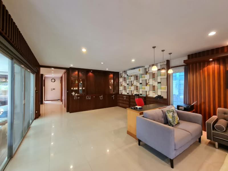 Noble Tara Pattanakarn, Bangkok, 2046 Pattanakarn Road, Suan Luang, Suan Luang, Bangkok, 3 Bedrooms, 500 sqm, Single Detached House For Rent, by ไอรินทร์ อัครชัยธนรักษ์, 9950270 - DDproperty.com