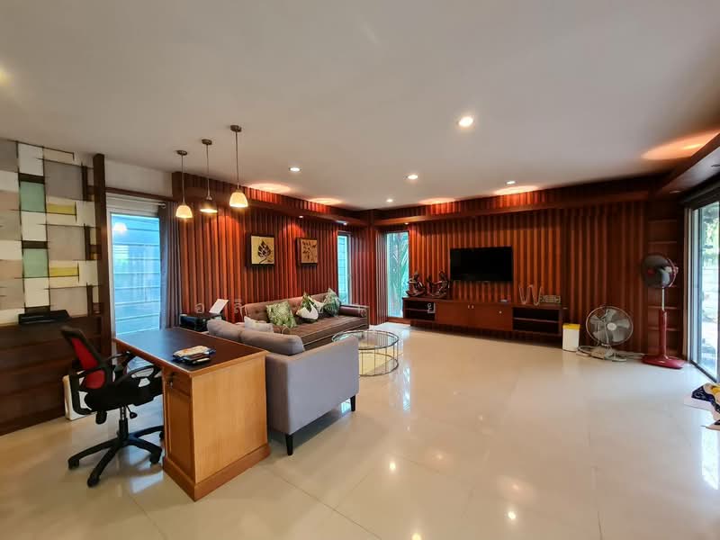 Noble Tara Pattanakarn, Bangkok, 2046 Pattanakarn Road, Suan Luang, Suan Luang, Bangkok, 3 Bedrooms, 500 sqm, Single Detached House For Rent, by ไอรินทร์ อัครชัยธนรักษ์, 9950270 - DDproperty.com