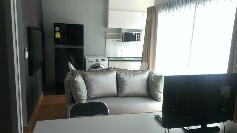 The Parkland Grand Asoke-Phetchaburi, Bangkok, 1811 Phetchaburi Rd, Bang Kapi, Huai Khwang, Bangkok, 1 Bedroom, 35 sqm, Condo For Rent, by Agentbkk, 9951344 - DDproperty.com