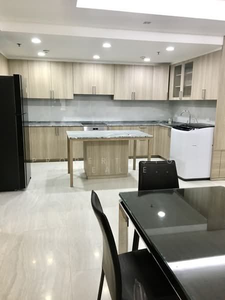 Baan Suanpetch, Bangkok, 18 Soi Sukhumvit 39, Khlong Tan Nua, Watthana, Bangkok, 2 Bedrooms, 129 sqm, Condo For Rent, by PROPERTYSIGHTS REAL ESTATE, 9960613 - DDproperty.com
