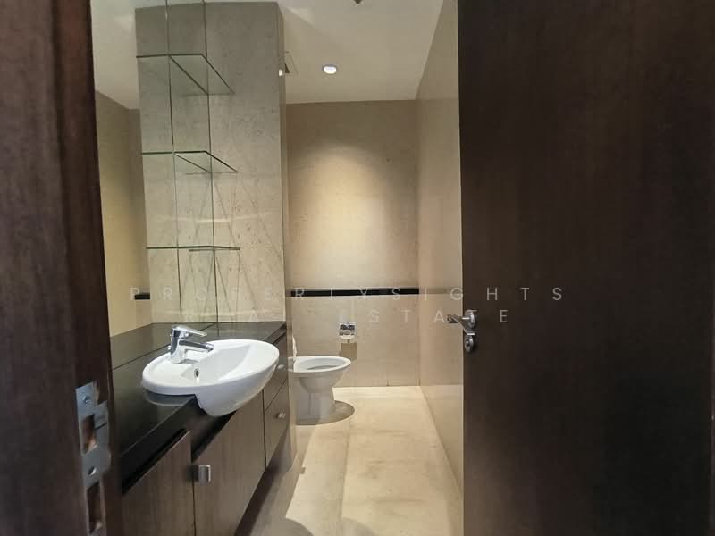 Royal Residence Park, Bangkok, 99 Royal Resident Park Lumphini, Lumphini, Pathum Wan, Bangkok, 4 Bedrooms, 275 sqm, Condo For Rent, by PROPERTYSIGHTS REAL ESTATE, 9989772 - DDproperty.com