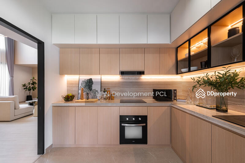For Sale - Villa 168 New Krungthepkreetha, Bangkok