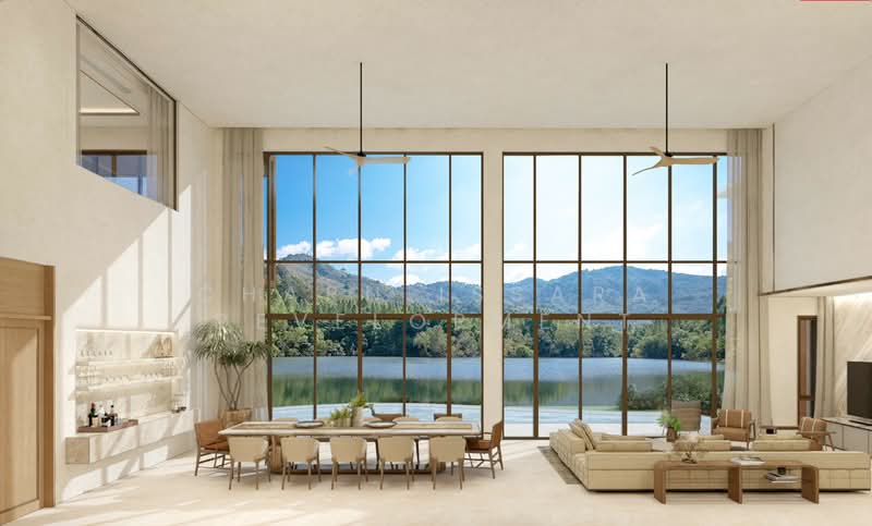 Grand Double Volume Living Area